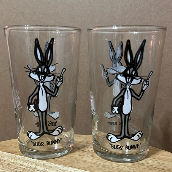 Bugs Bunny Glass Cups - Picture 2 of 4